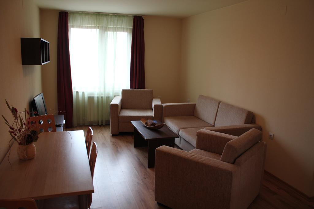 Nevada Aparthotel Pamporovo Exterior photo