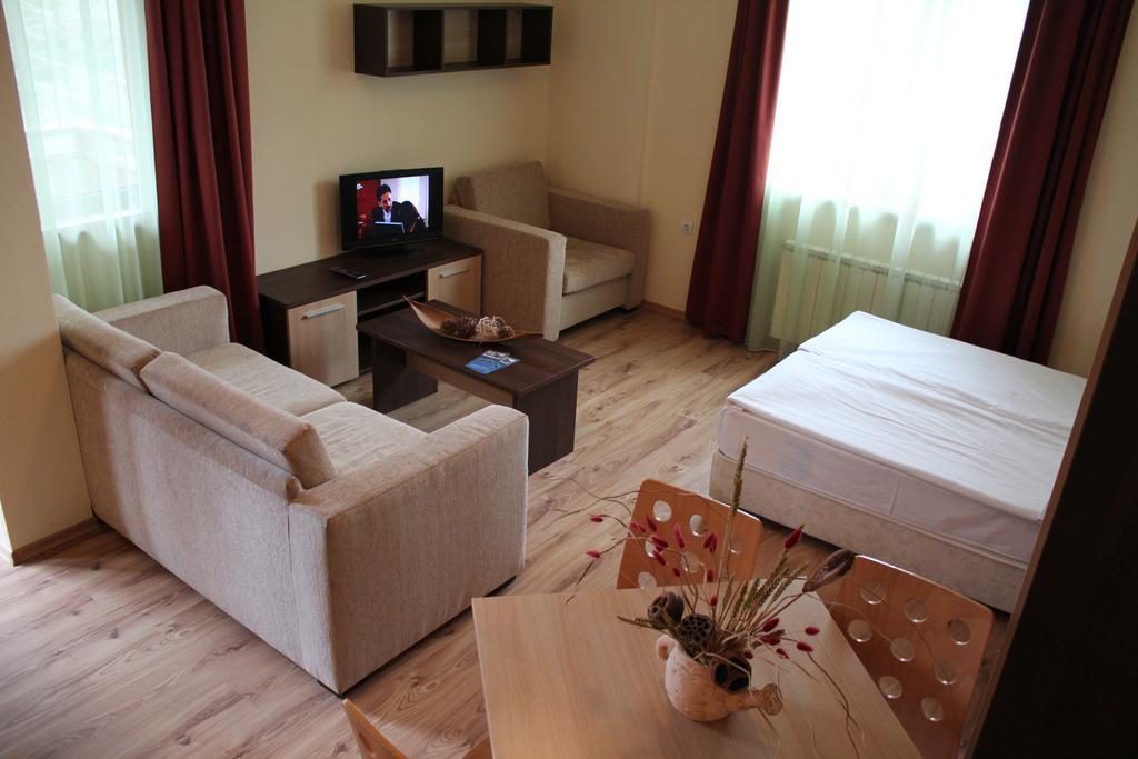 Nevada Aparthotel Pamporovo Exterior photo